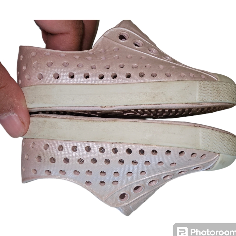 Native Shoes - Picture 3 of 7